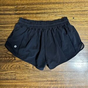 Lululemon 2.5” Hotty Hot Shorts